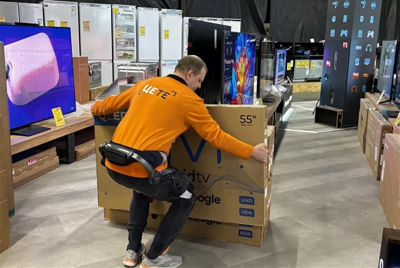 8+ годин на ногах і до 20 км за зміну: як екзоскелет Hypershell пройшли тестування в реальному ритмі ритейлу в мережі ЦеТе Епіцентр